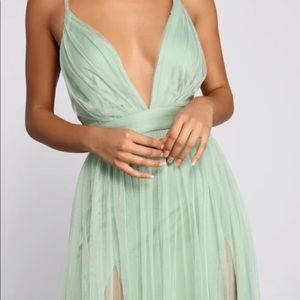 NEW WITH TAGS…SAYLOR FORMAL DOUBLE SLIT TULLE DRESS 05002-1166